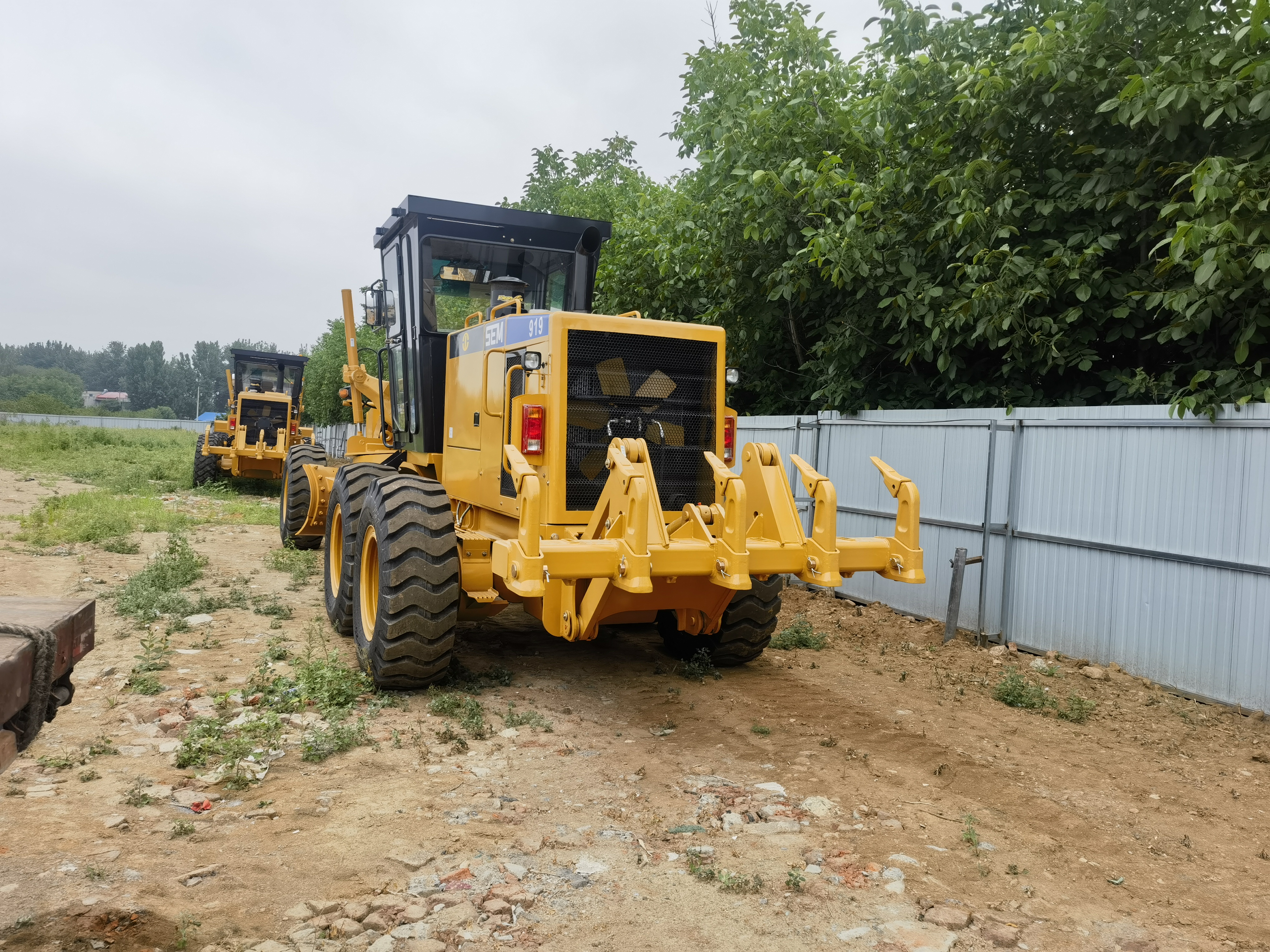 2025 Earthmoving Machinery SEM 919
