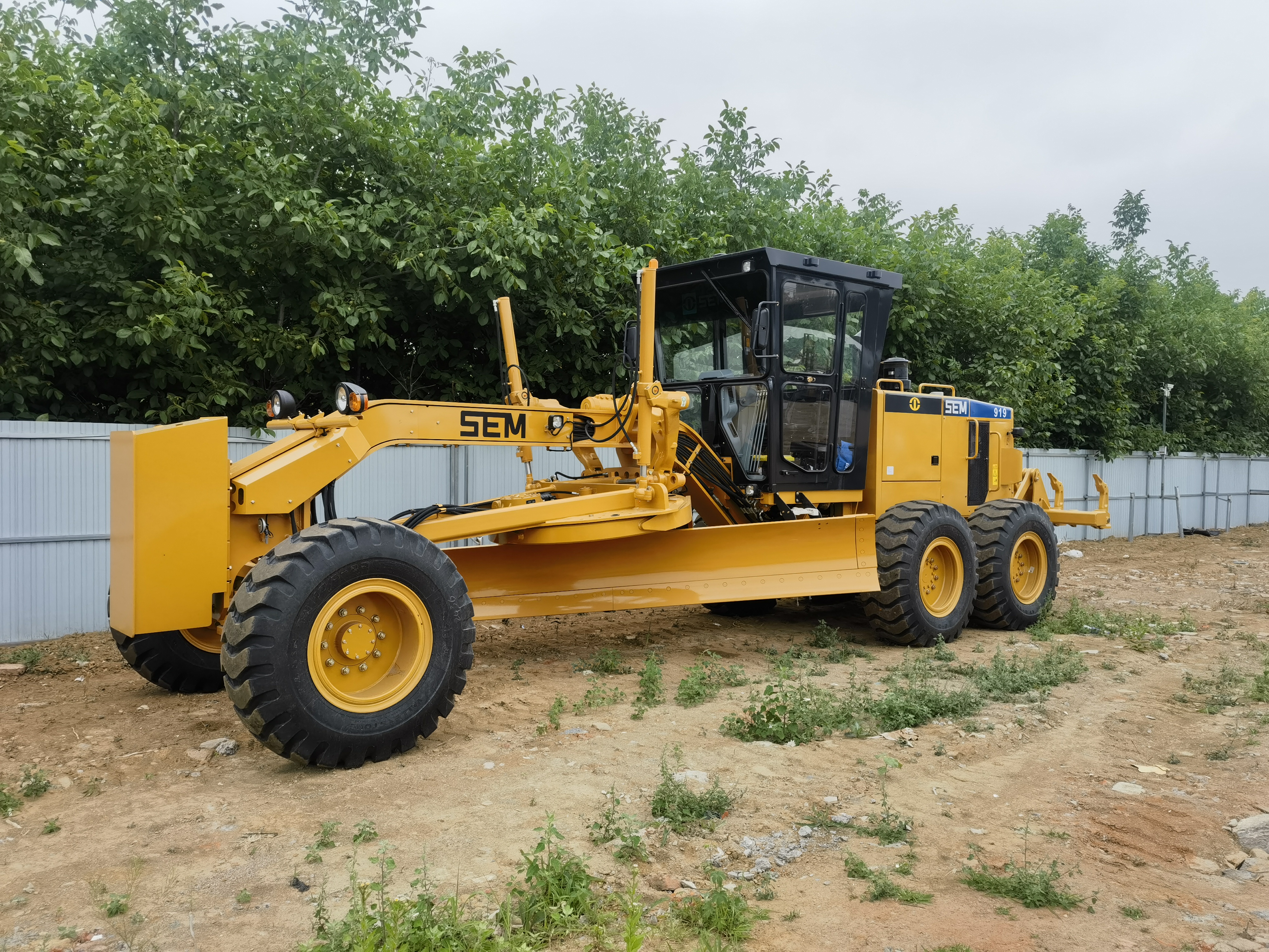 2025 Earthmoving Machinery SEM 919
