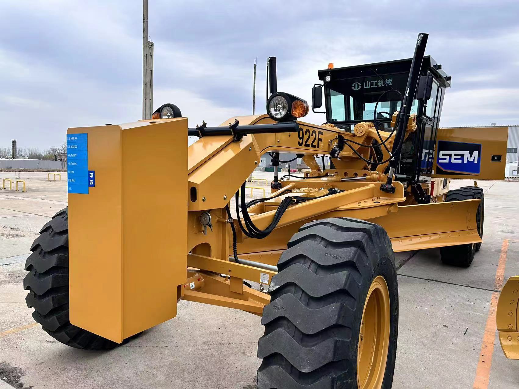 2025 Earthmoving Machinery SEM 922F