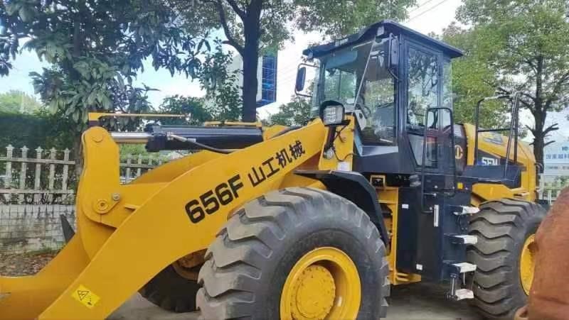 2025 Earthmoving Machinery SEM 656F