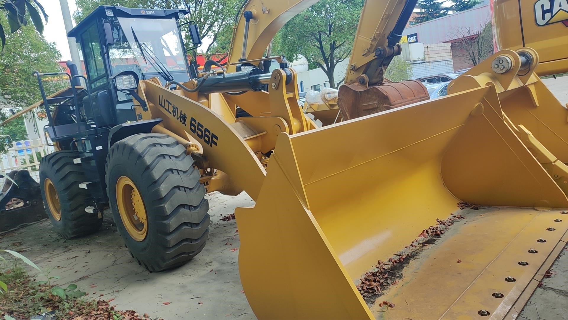 2025 Earthmoving Machinery SEM 656F