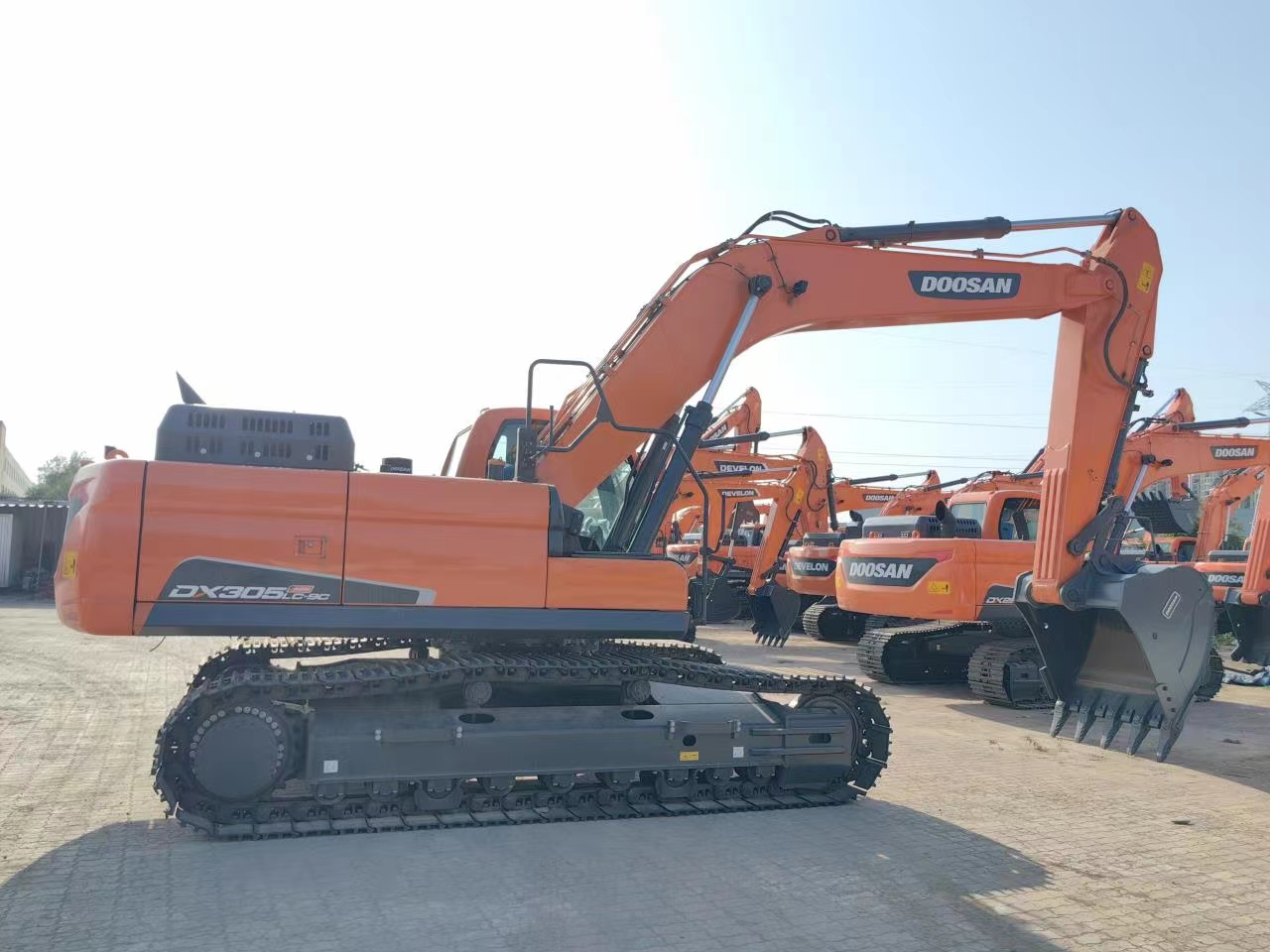2022 Earthmoving Machinery DOOSAN 305