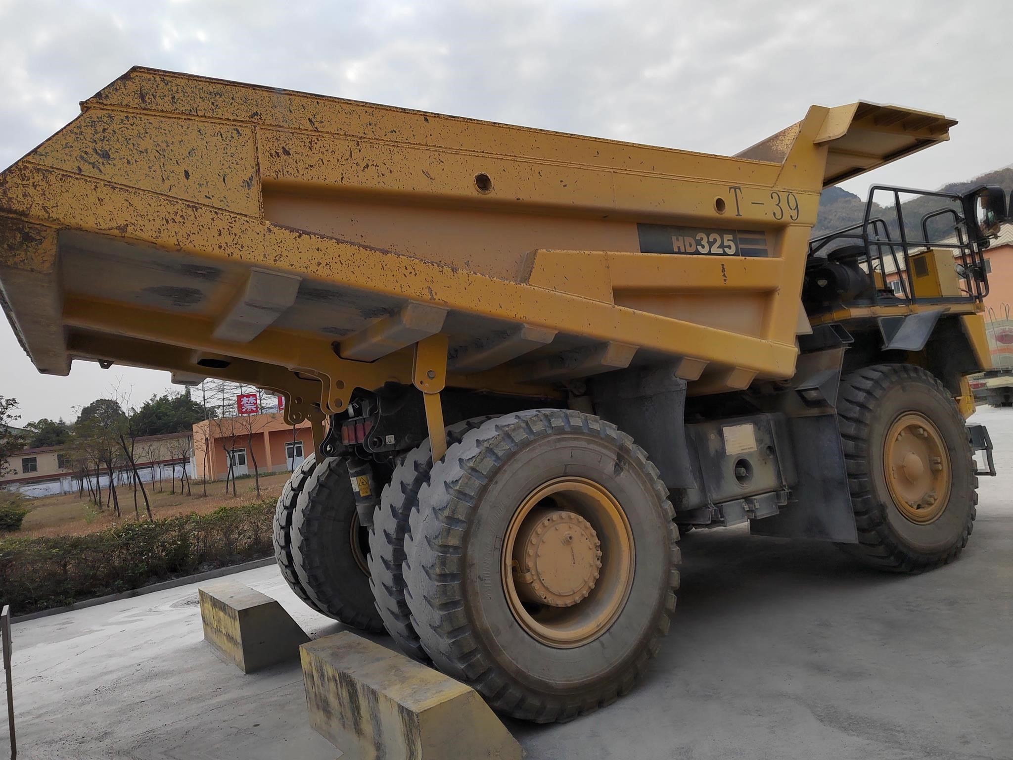 2022 3000H Dump truck KOMASTU HD325