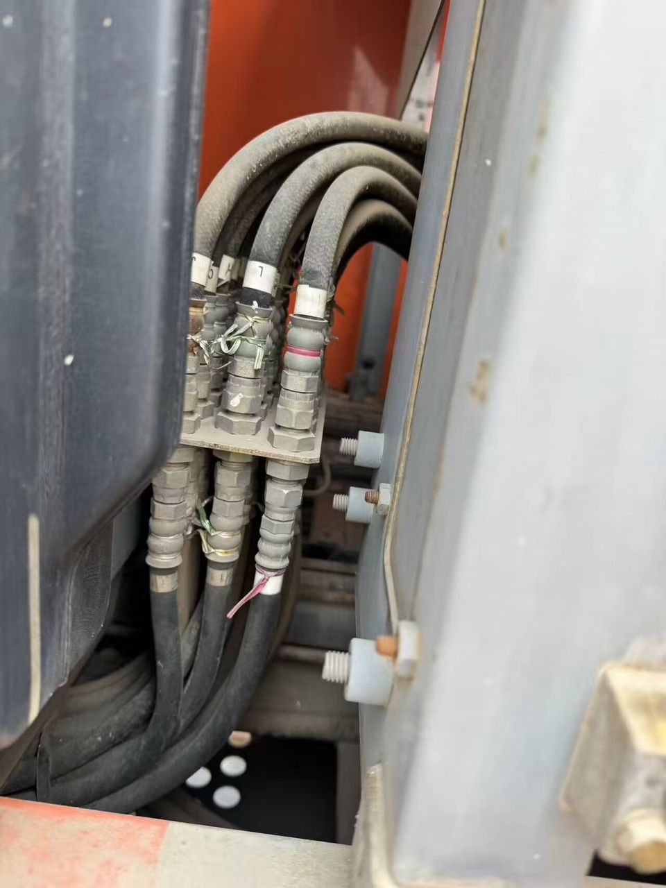 2008 1374H Excavators HITACHI 225