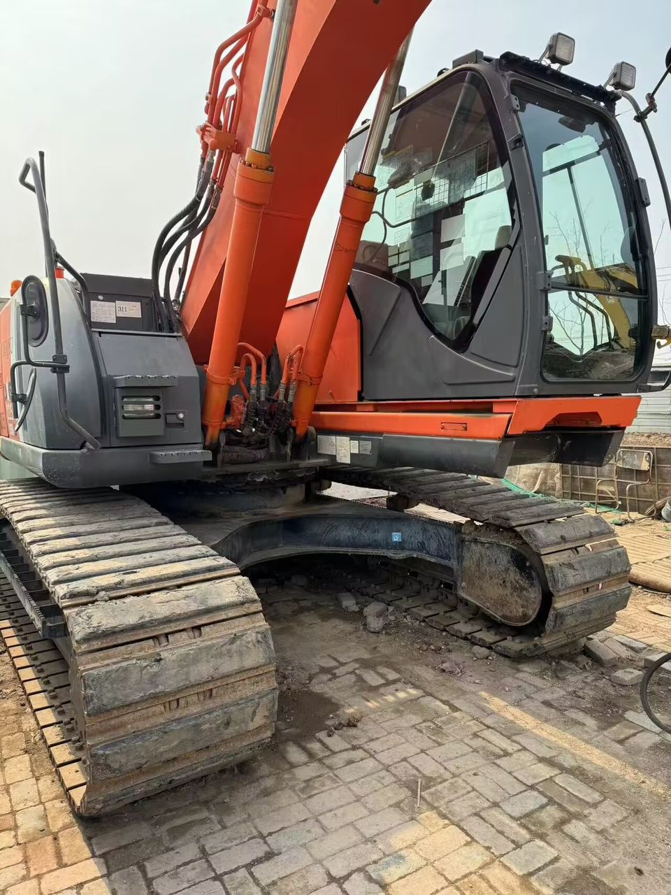 2008 1374H Excavators HITACHI 225