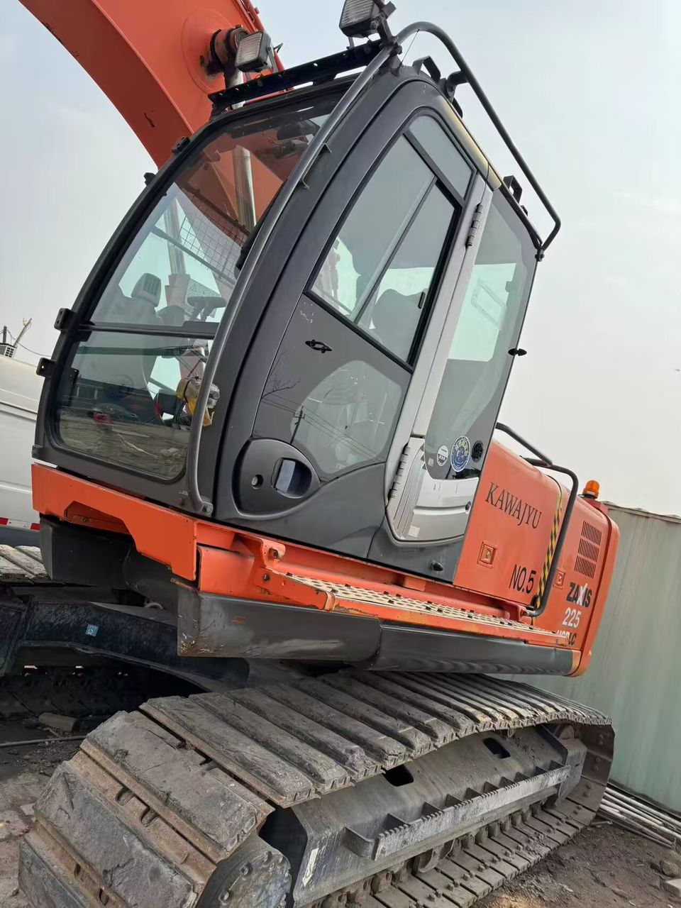 2008 1374H Excavators HITACHI 225