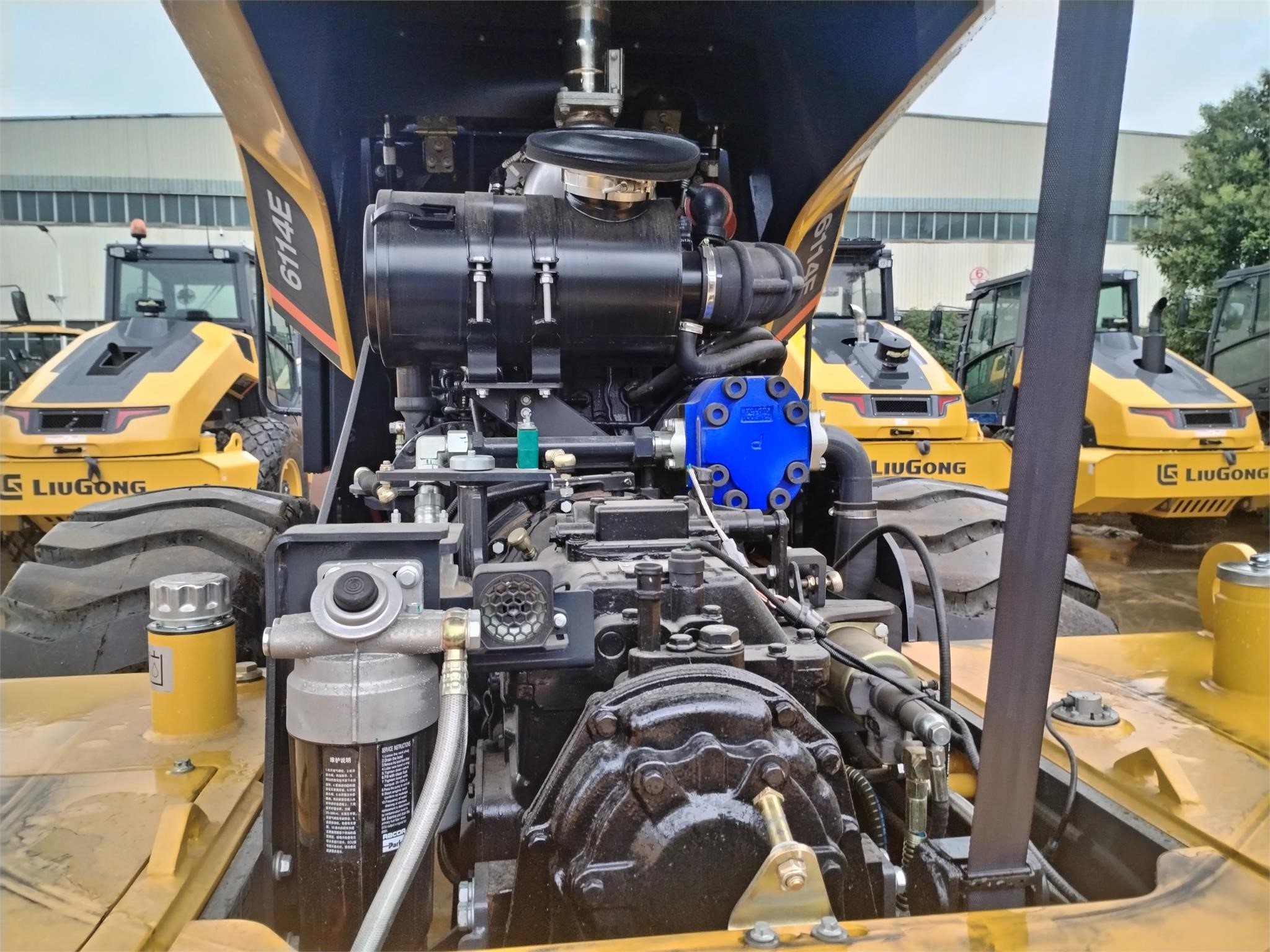 2025 Earthmoving Machinery 6114E