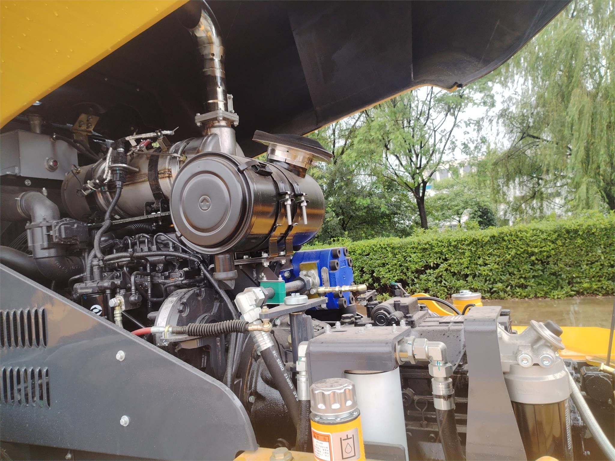 2025 Earthmoving Machinery 6114E