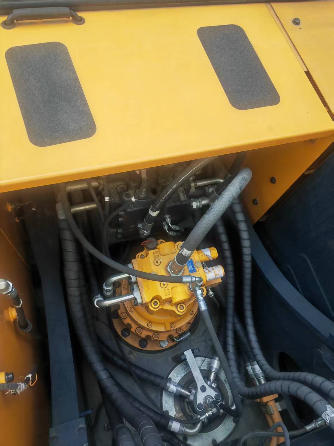 2025 7.7H Excavators HYUNDAI 215