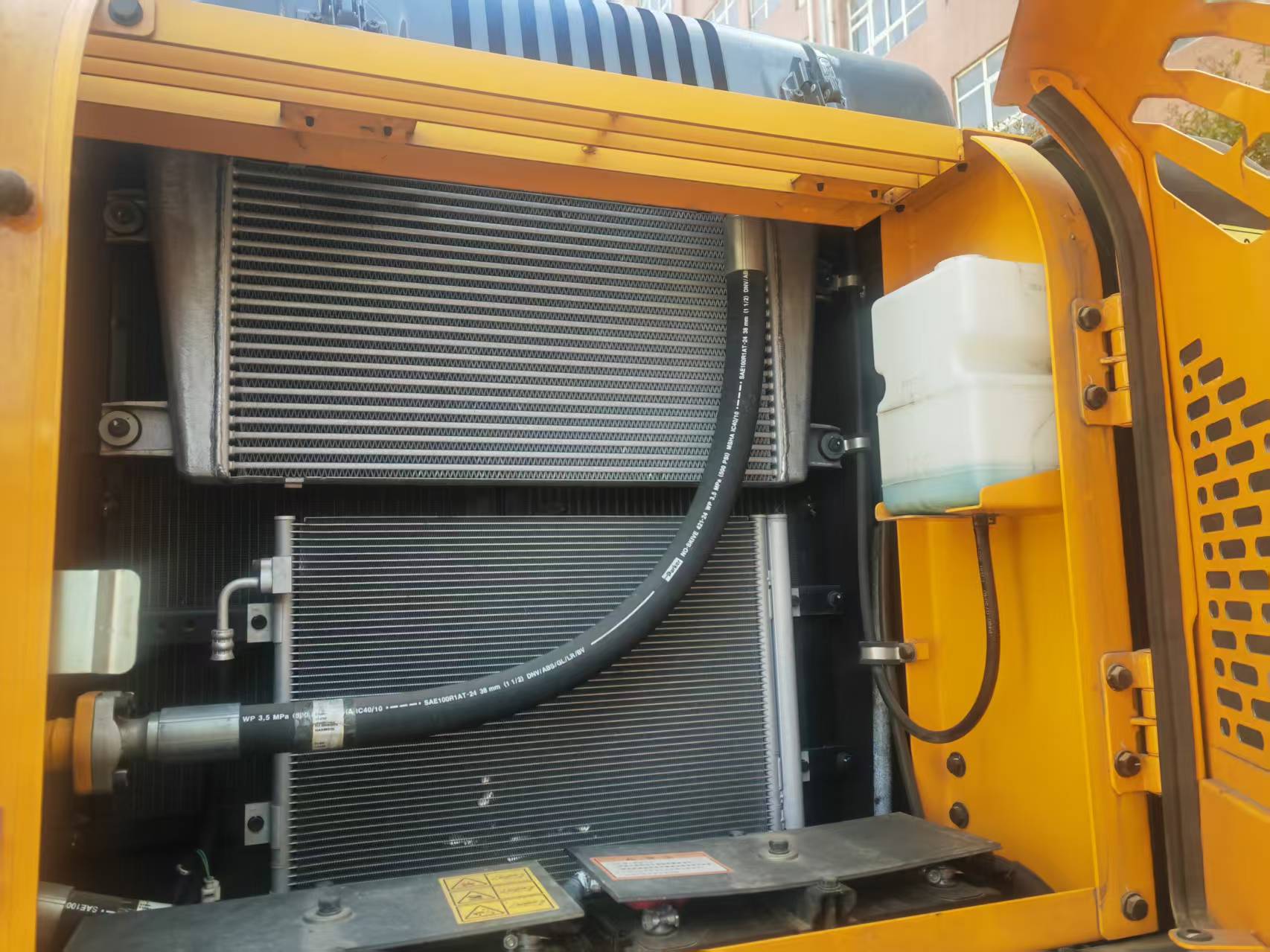 2025 5.5H Excavators HYUNDAI 305