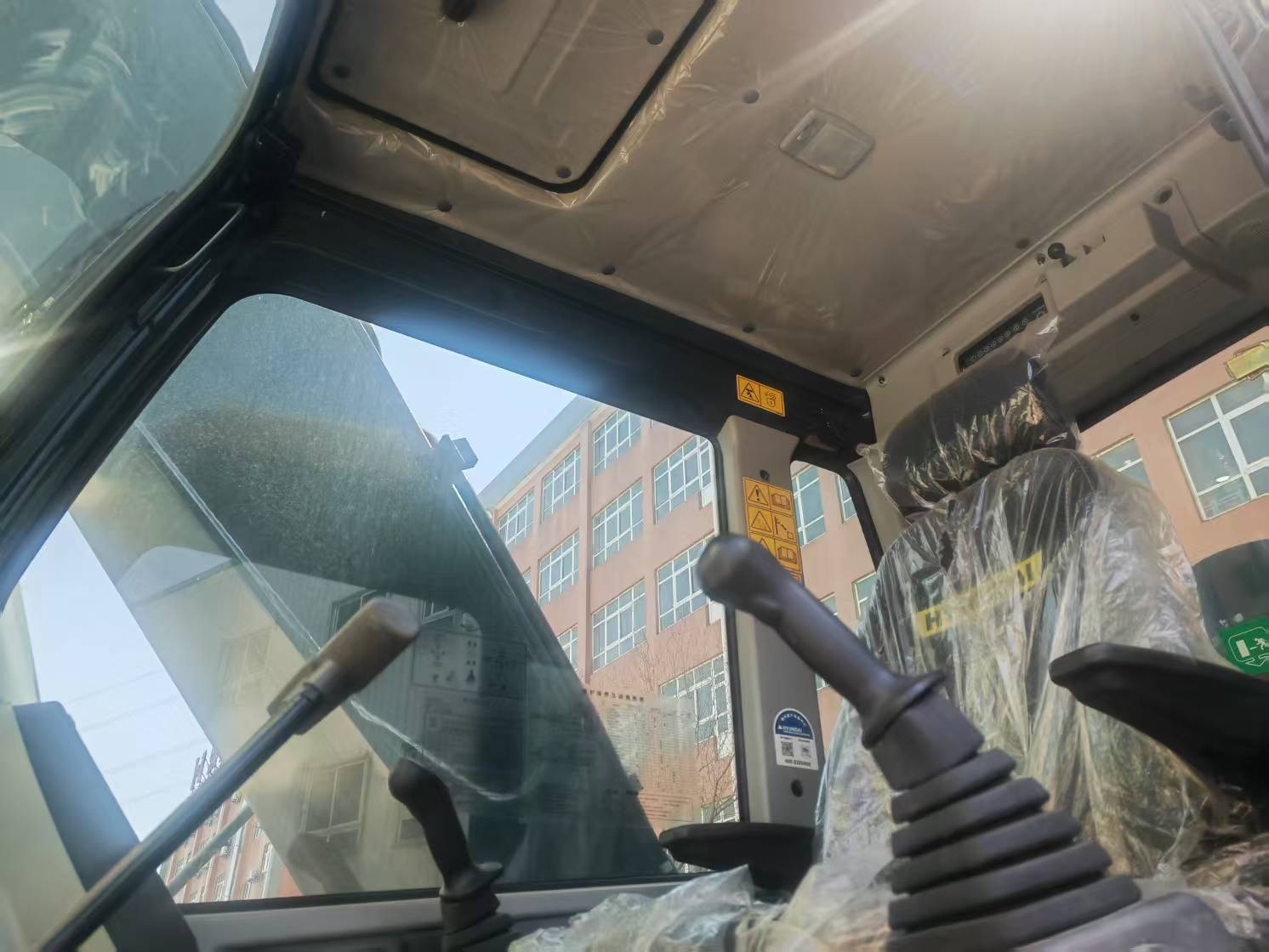 2025 5.5H Excavators HYUNDAI 305