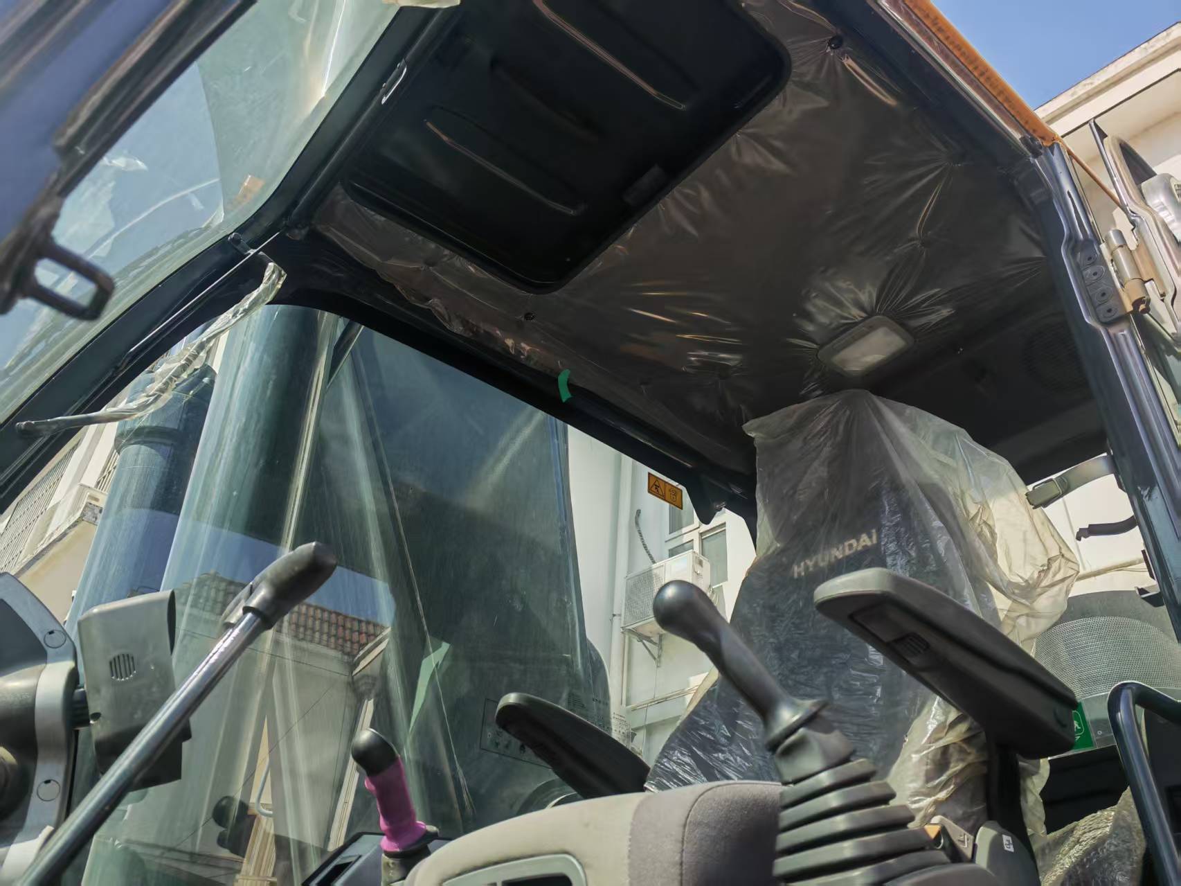 2025 6.5H Excavators HYUNDAI 375