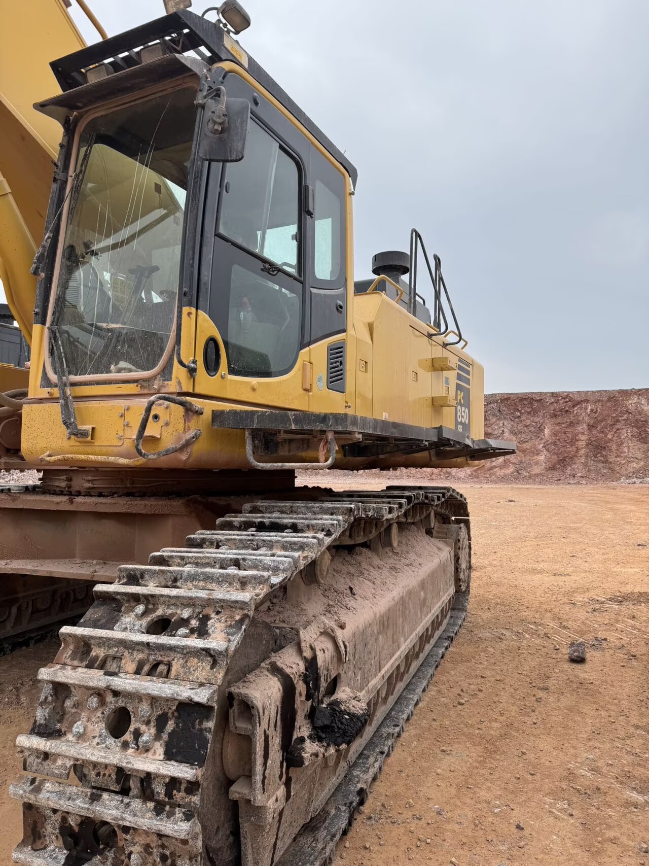 Excavators KOMASTU 850