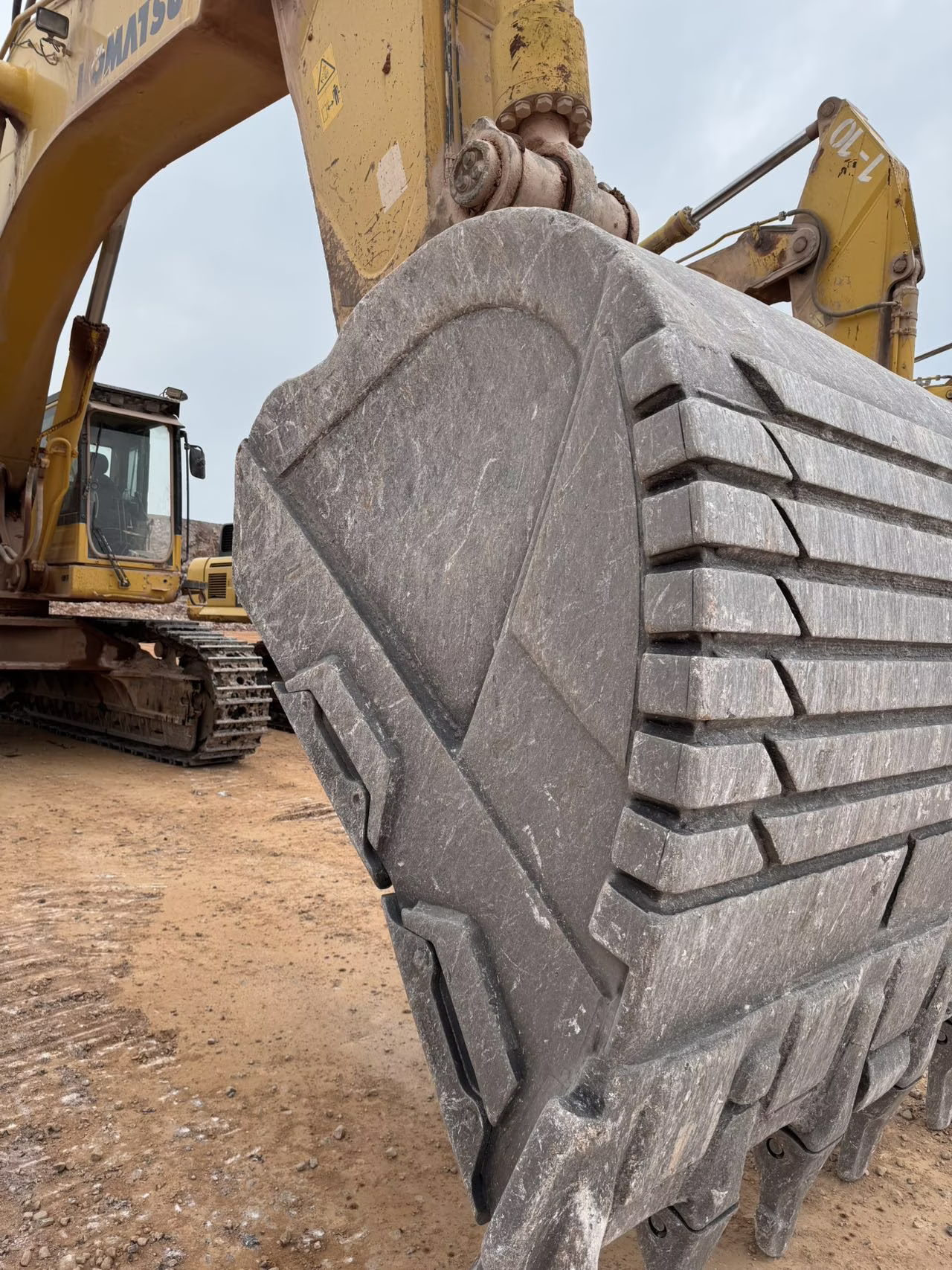 Excavators KOMASTU 850