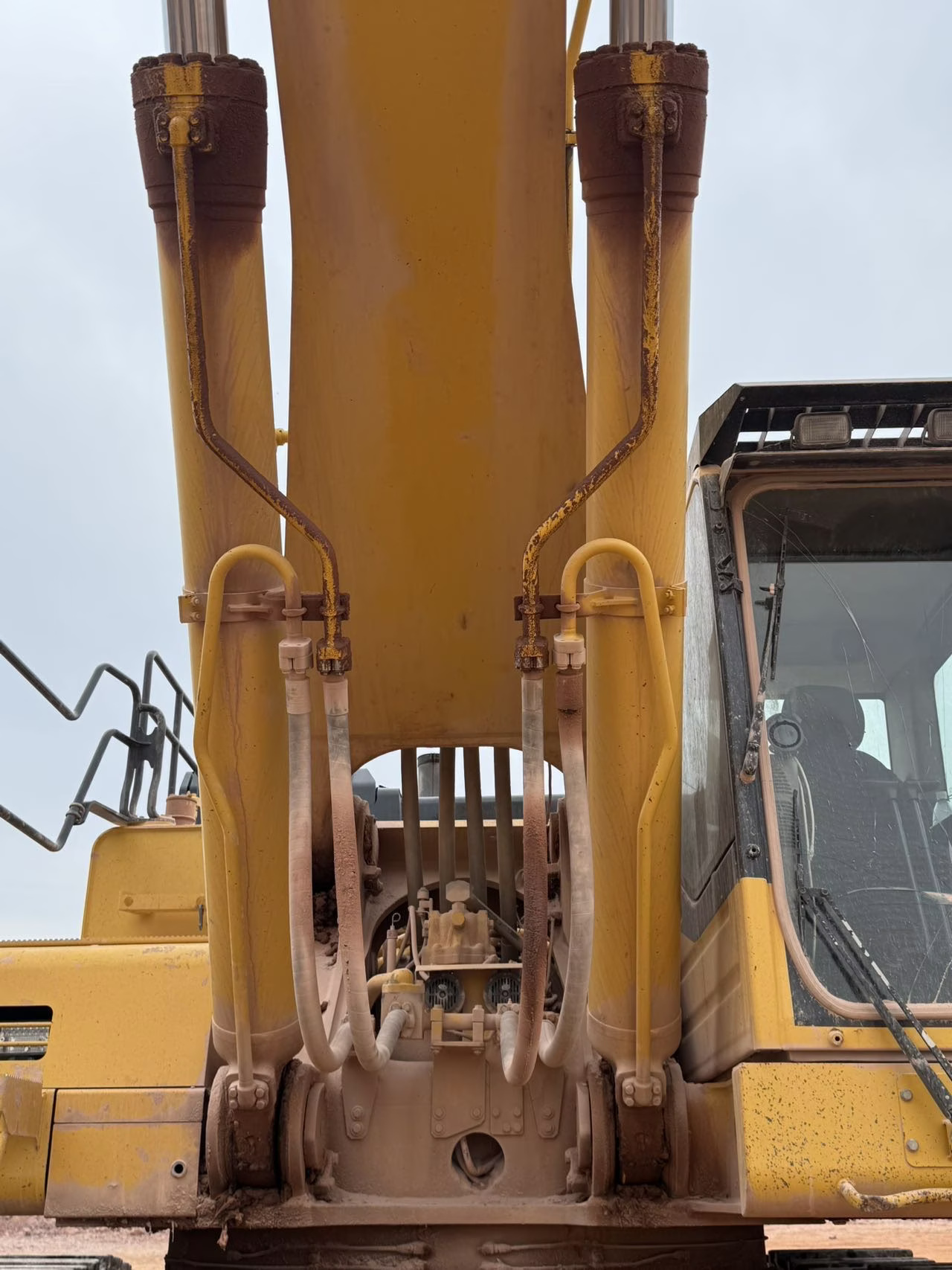 Excavators KOMASTU 850