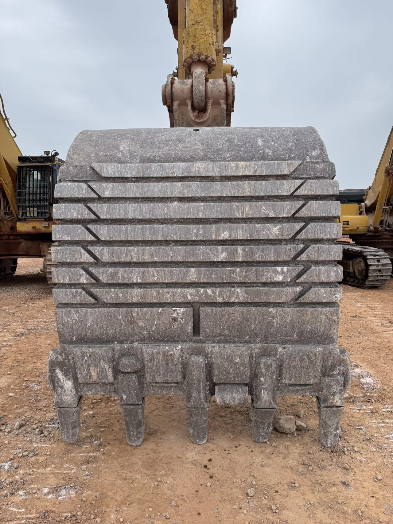 Excavators KOMASTU 850