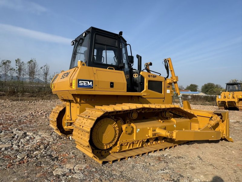 2025 5H Bulldozer SEM 818F