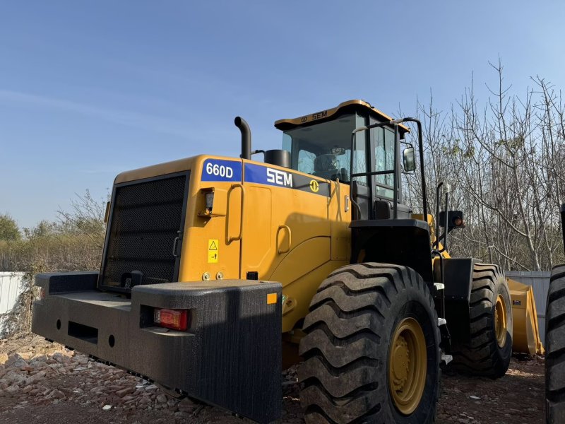 2025 8H Loaders SEM 660D