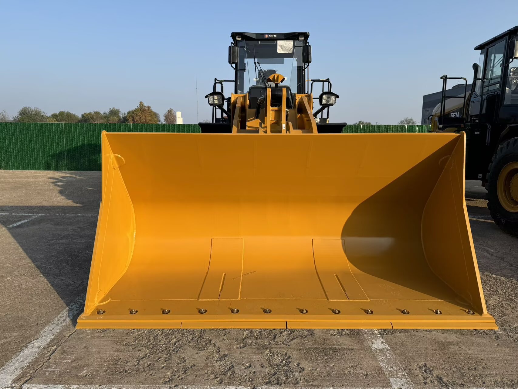 2025 8H Loaders SEM 668F