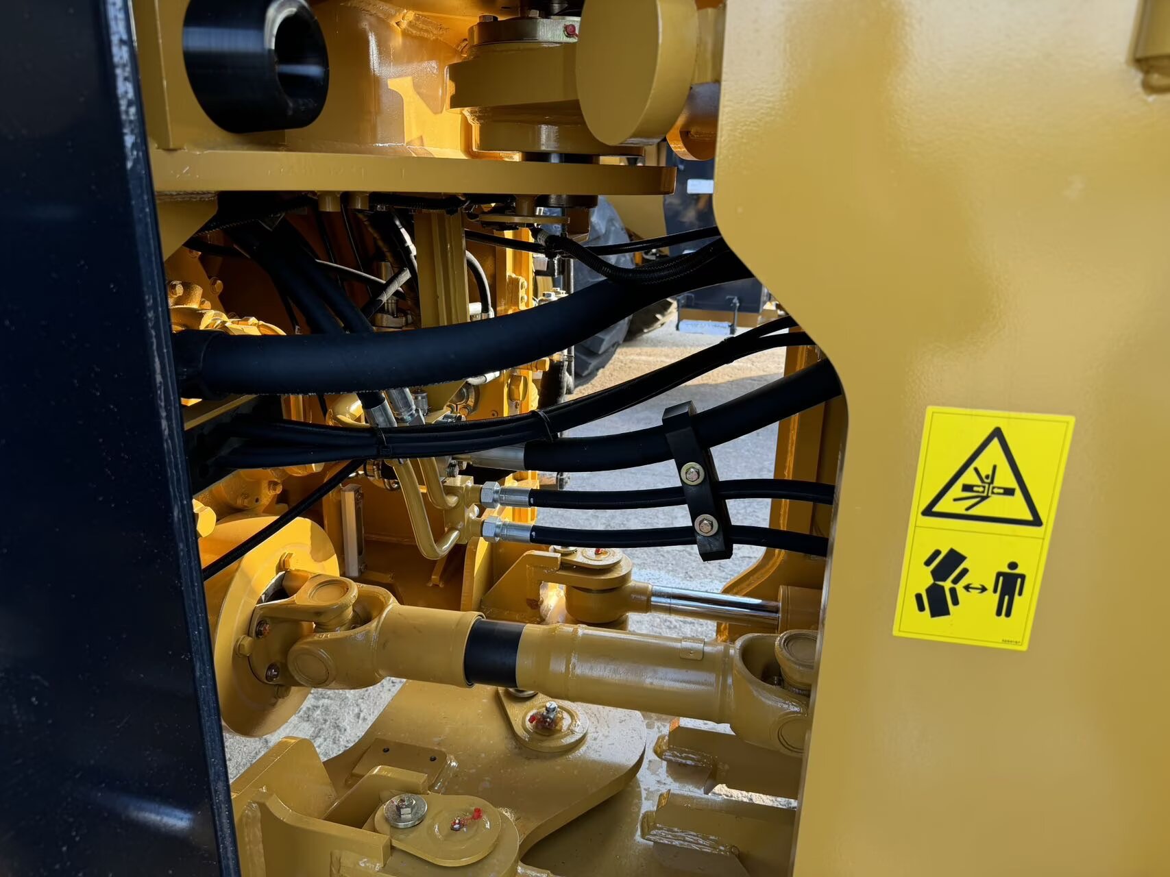 2025 8H Loaders SEM 668F