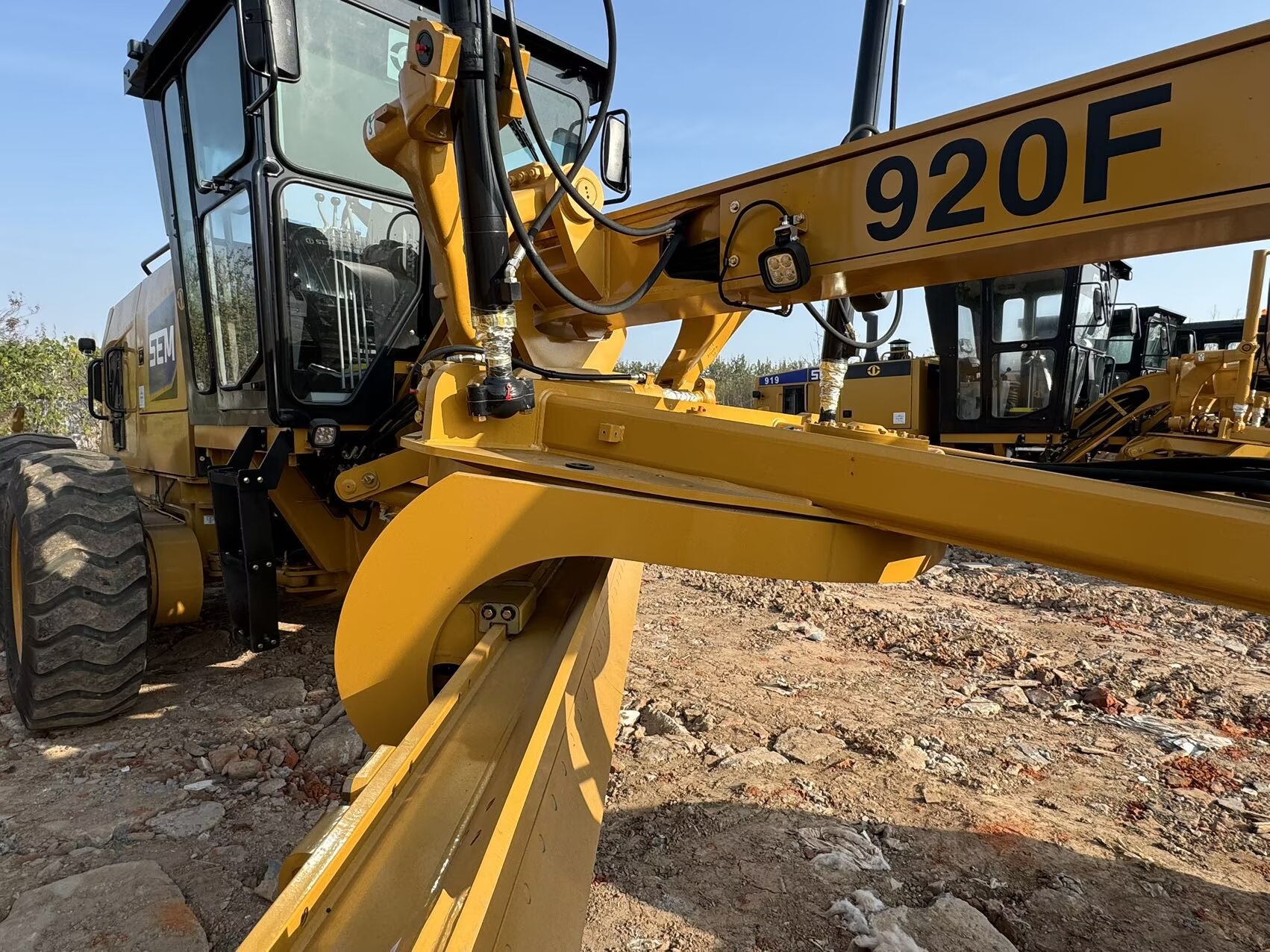 2025 9H Grader SEM 920F