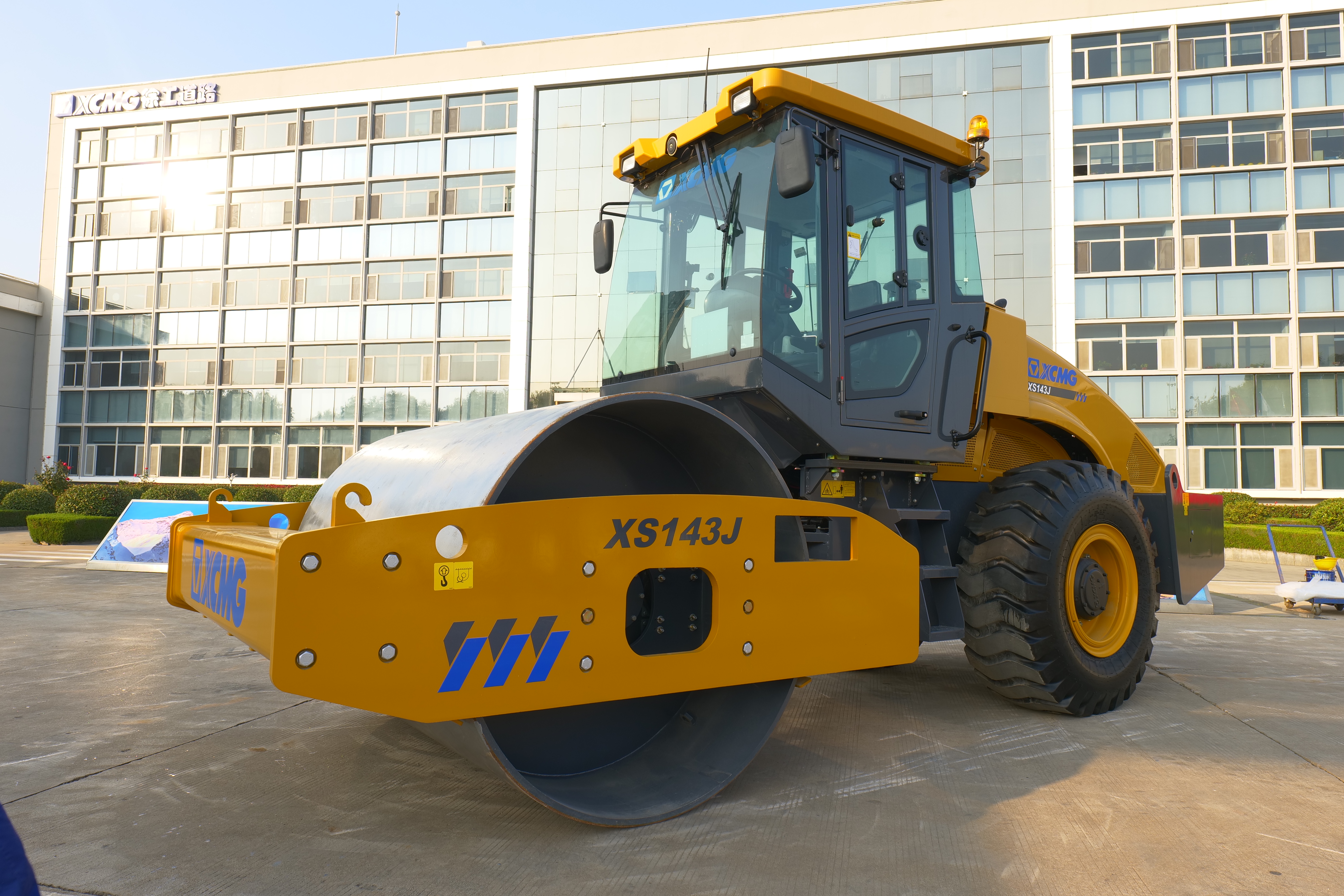 2025 3H Roller XCMG XS143J