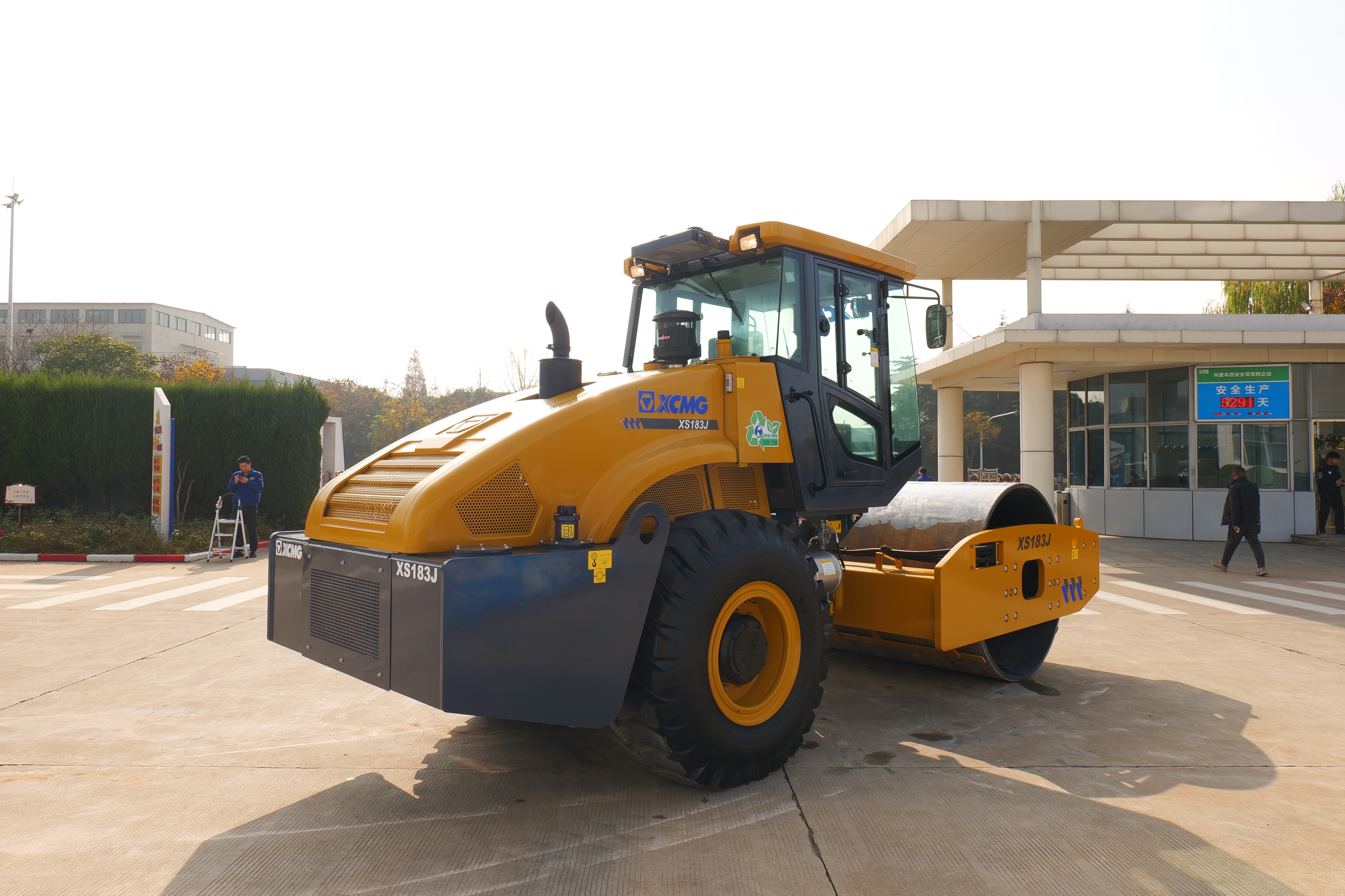 2025 7H Roller XCMG 183J